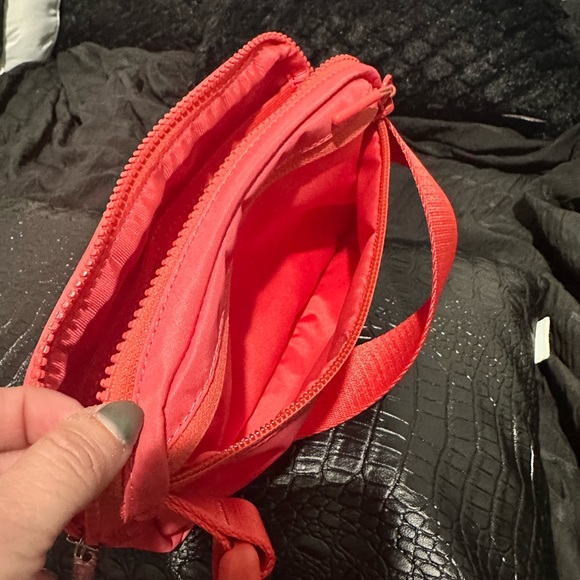 Lululemon Belt Bag Raspberry - Picture 5 of 7